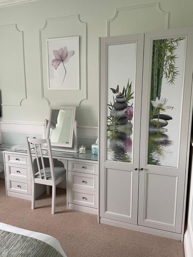 Carlton Court 5*