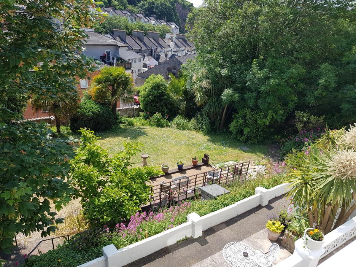 Guest house Barclay Court 4*