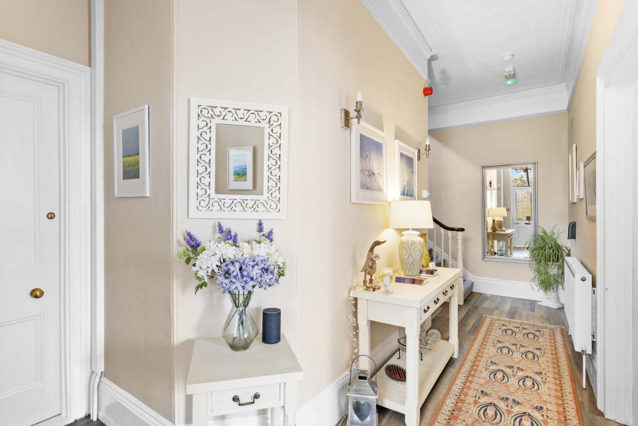 Bed & Breakfast The Netley 4*