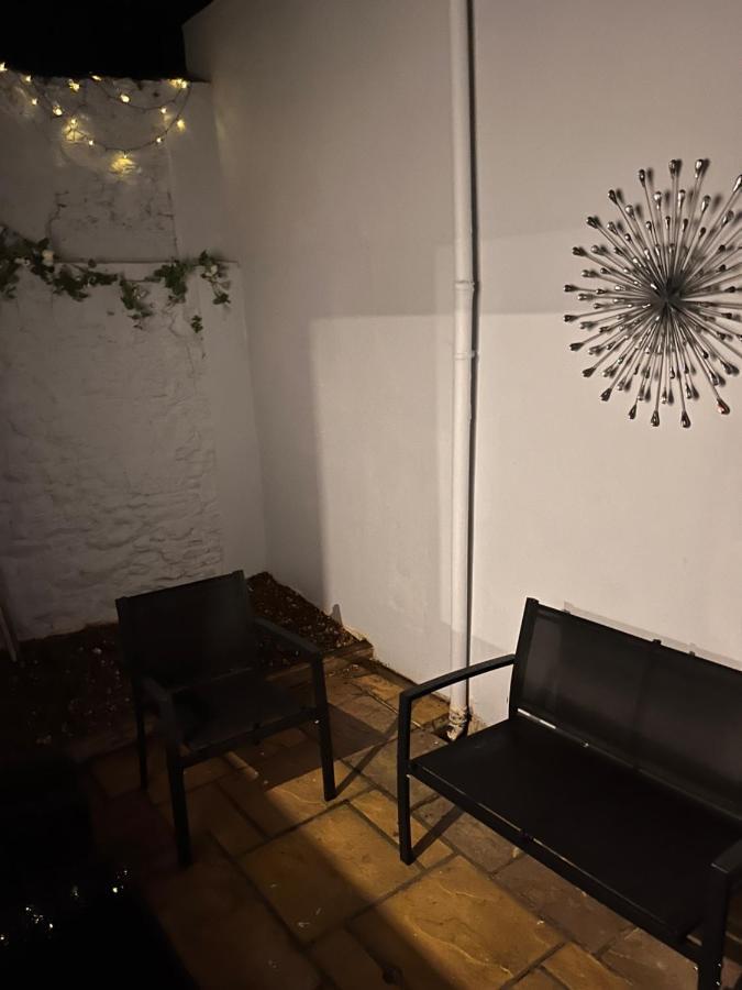 Apartment Sandy Toes : Relaxing Contemporary Victorian 10 Mins To Beach