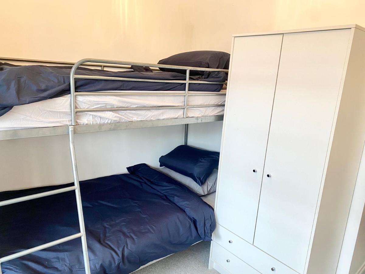 Apartment Torquay, 2 Bedrooms, Sleep 6, Free Parking, Torbay