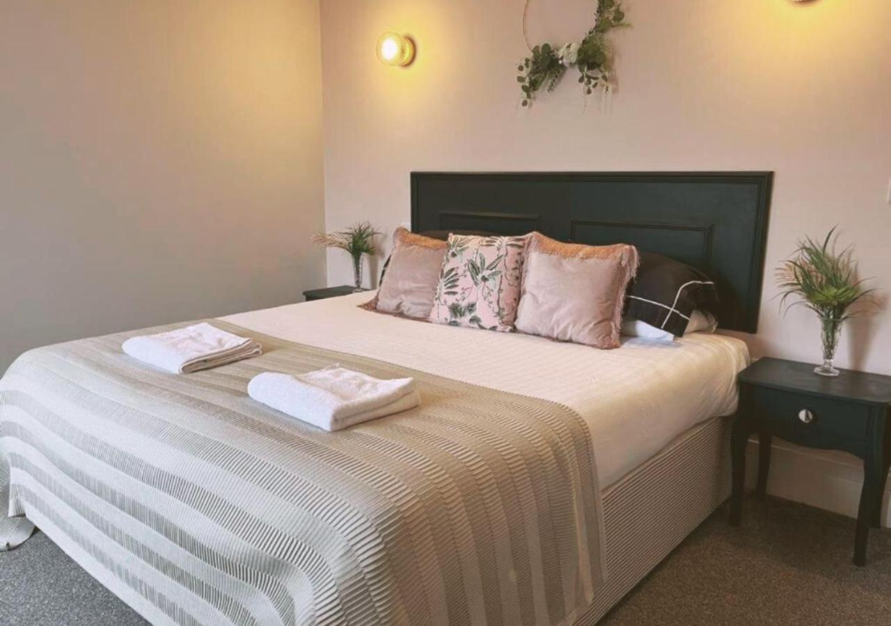 Apartment 3 Sheets To The Wind, Boutique Holiday In