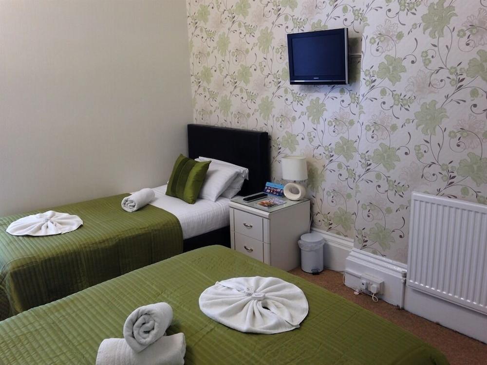 Atlantis 4* Torquay