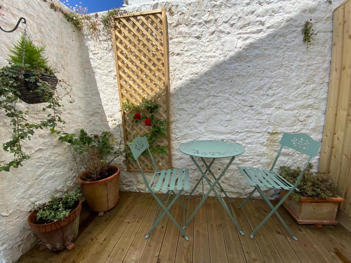 Cottage, A Stroll From The Seafront *