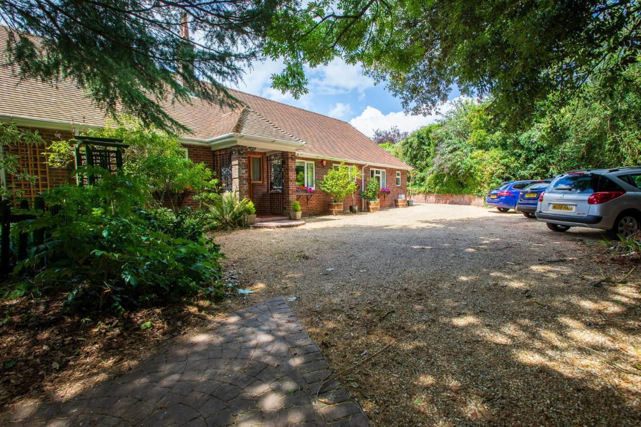 Cosy Annex, Close To With Parking Apartment