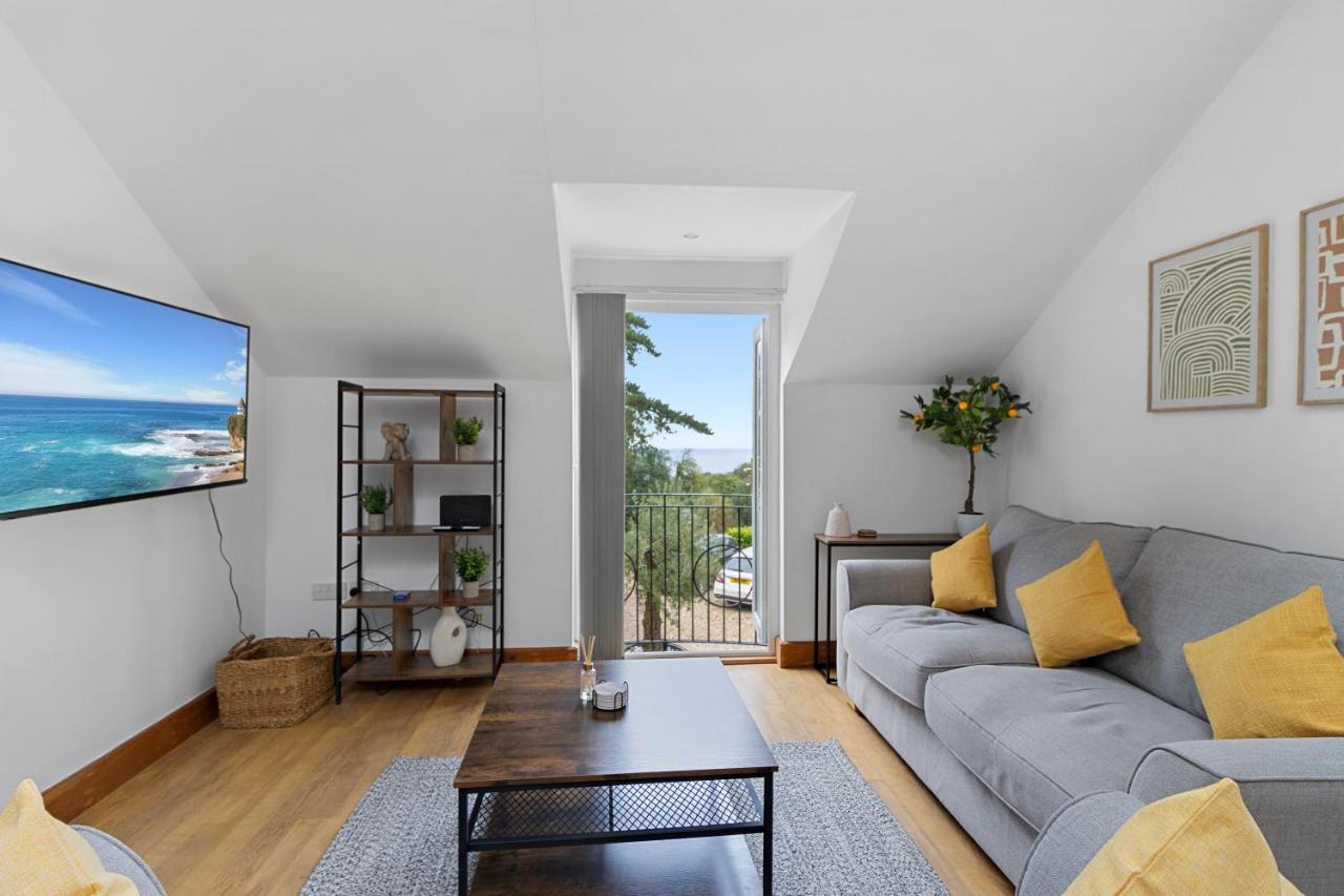 Stunning Sea View Whole In Torbay Close To Apartamento *