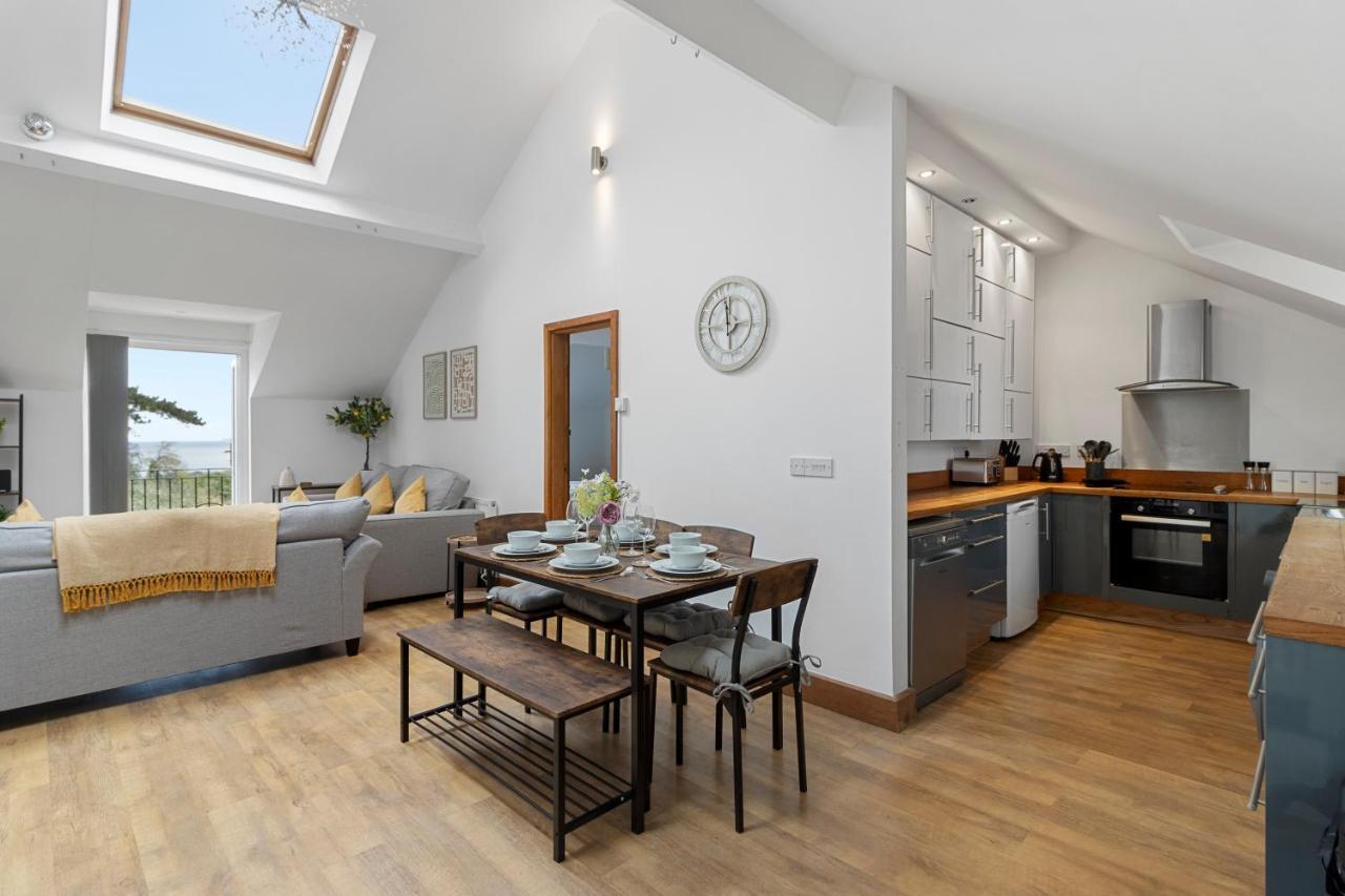 Stunning Sea View Whole In Torbay Close To