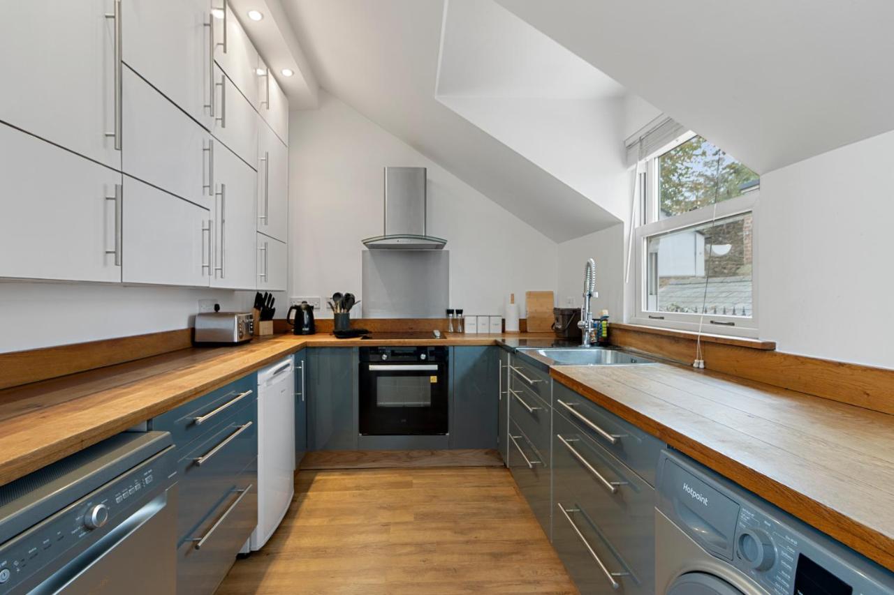 Stunning Sea View Whole In Torbay Close To *