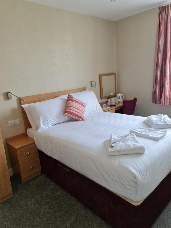 Metropole Hotel 2*