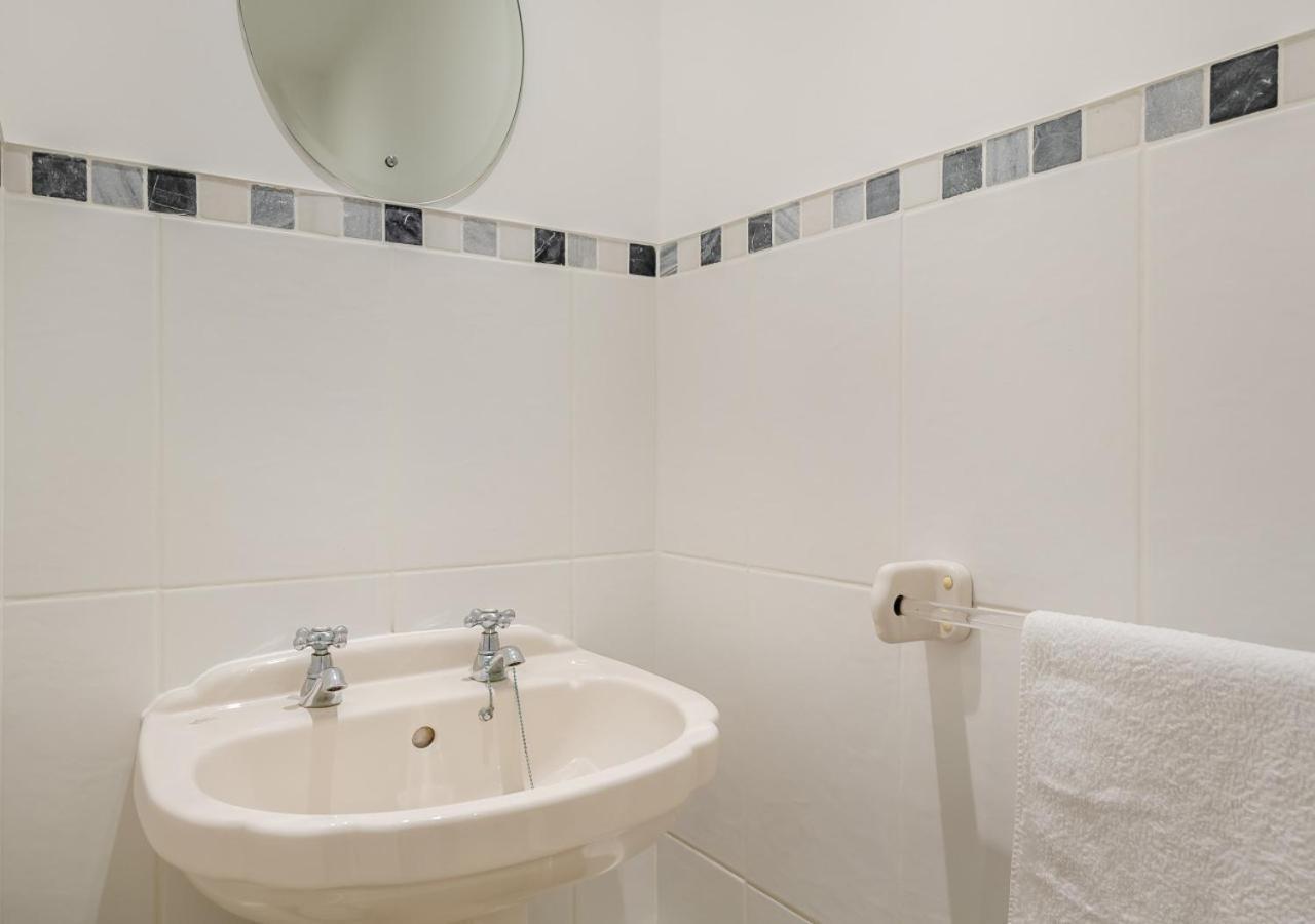 10 Riviera * Torquay