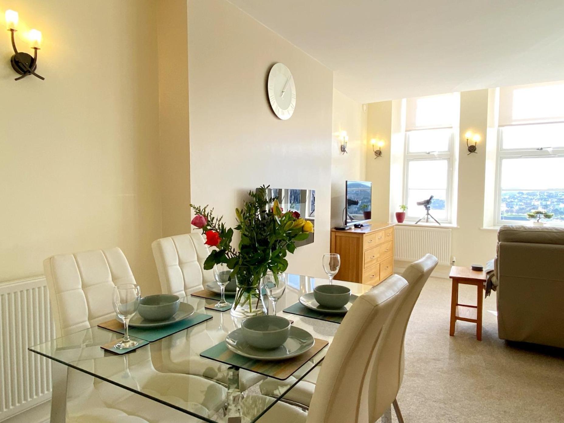 Sea View Apartment, 7 Ellington Court Torquay