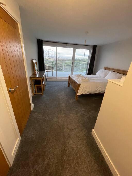 Dog Friendly, Roof Hot Tub, Panoramic Views. *