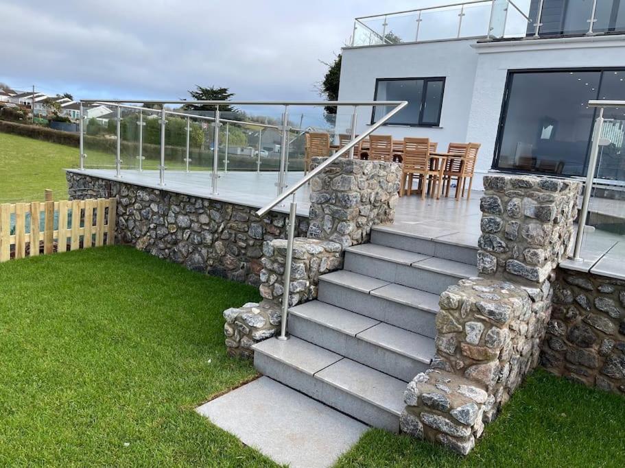 Dog Friendly, Roof Hot Tub, Panoramic Views. Holiday home *