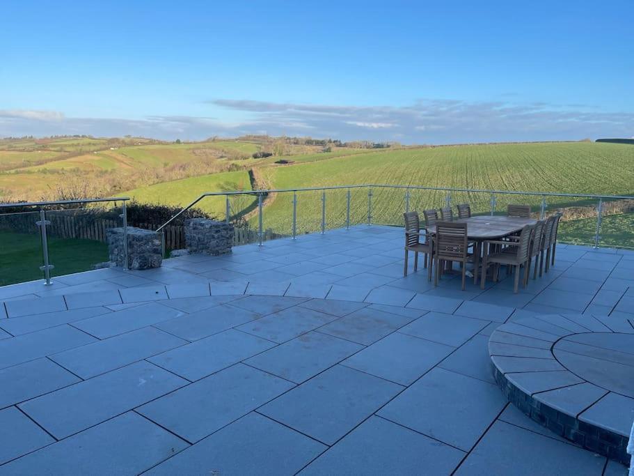 Dog Friendly, Roof Hot Tub, Panoramic Views.