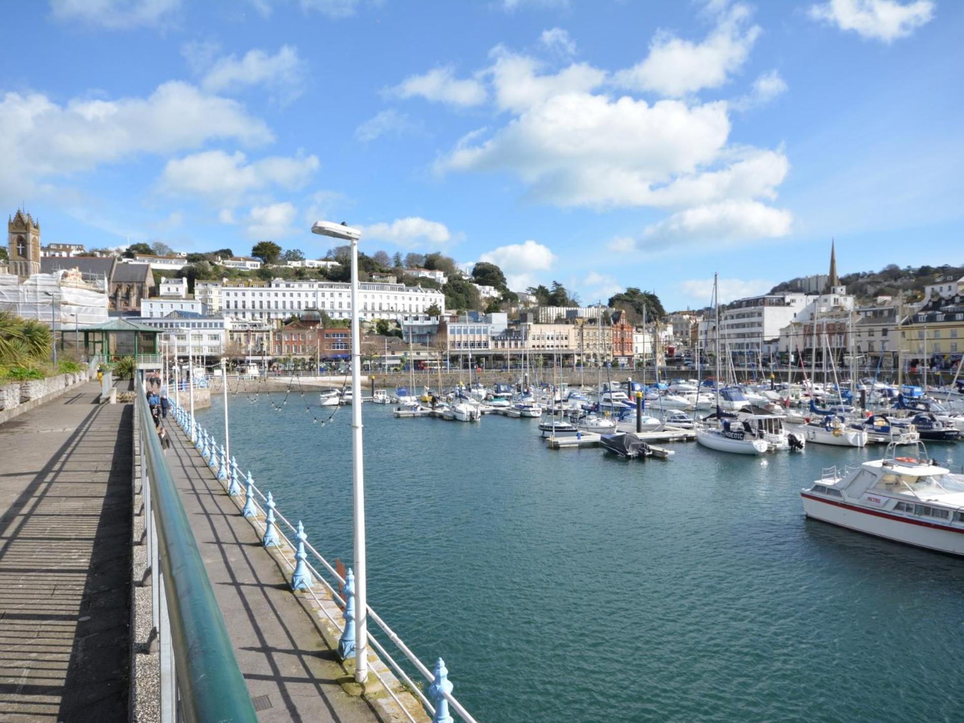 2 Bed In 51143 * Torquay