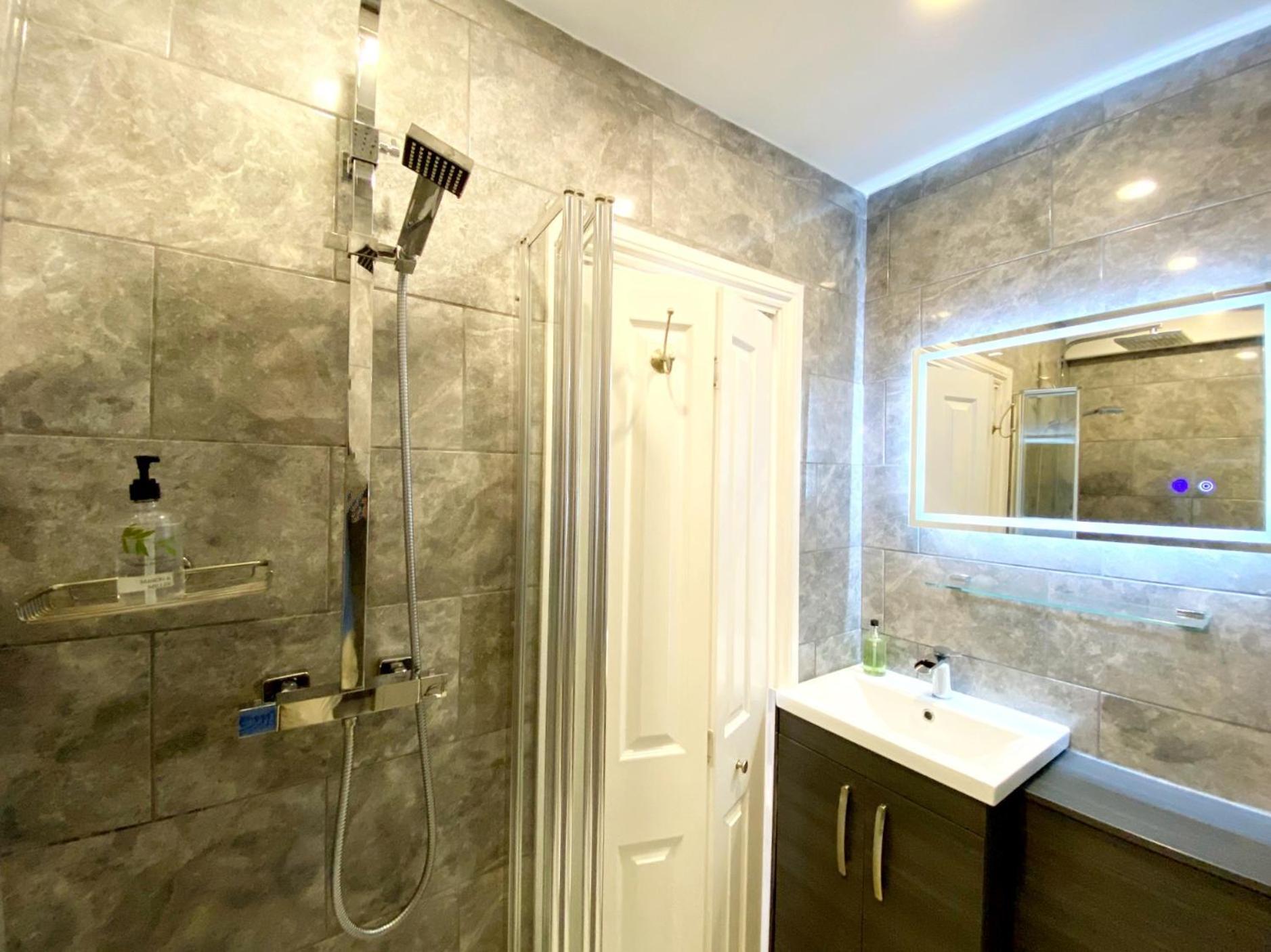 Apartment Meadfoot Bay At Hesketh Crescent *