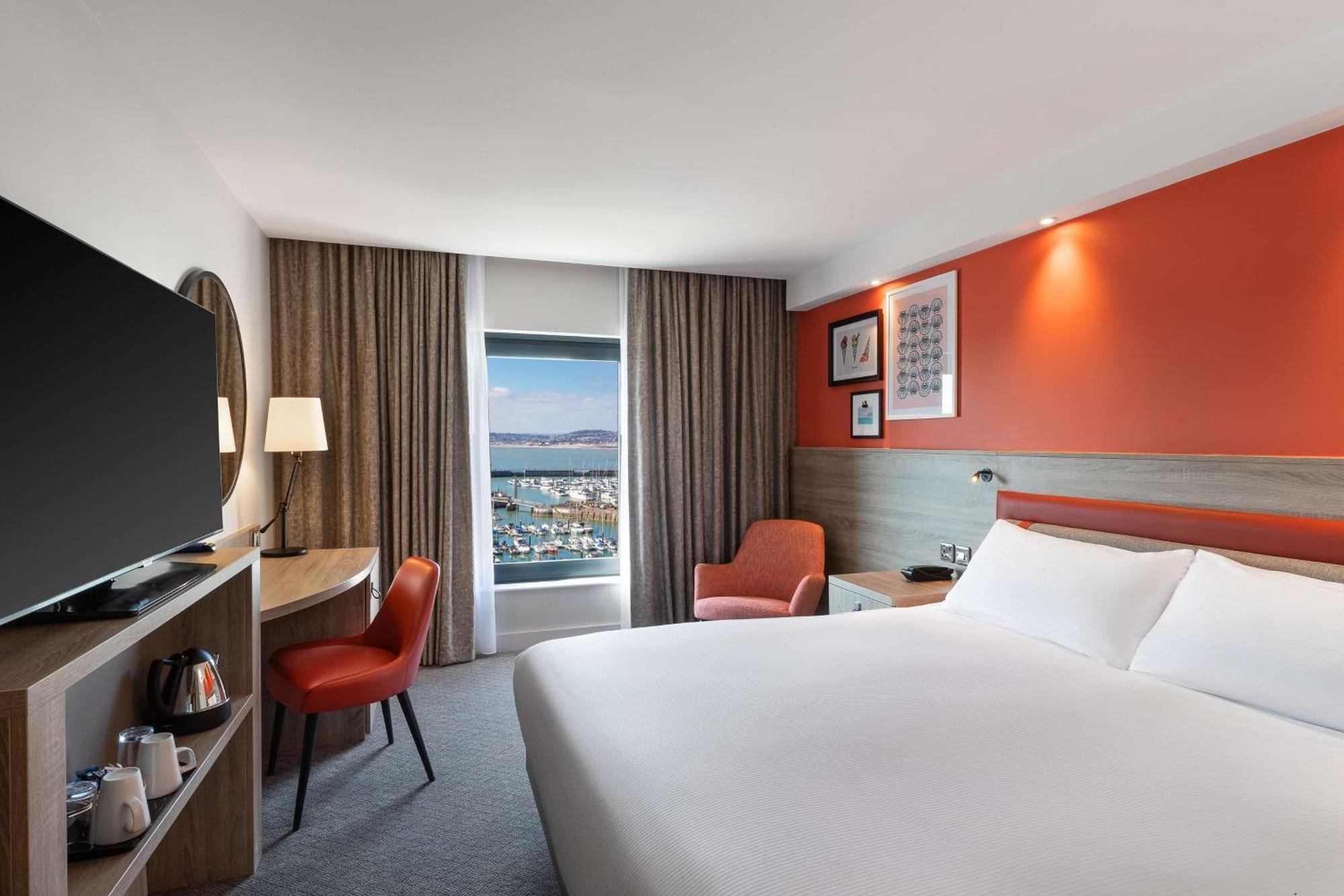 Hampton By Hilton Hotel 3*