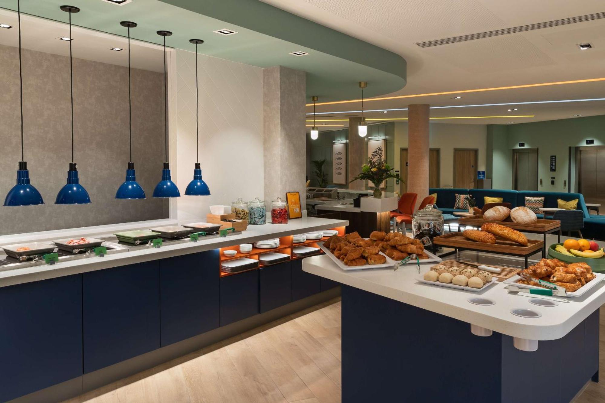 Hotel Hampton By Hilton 3*