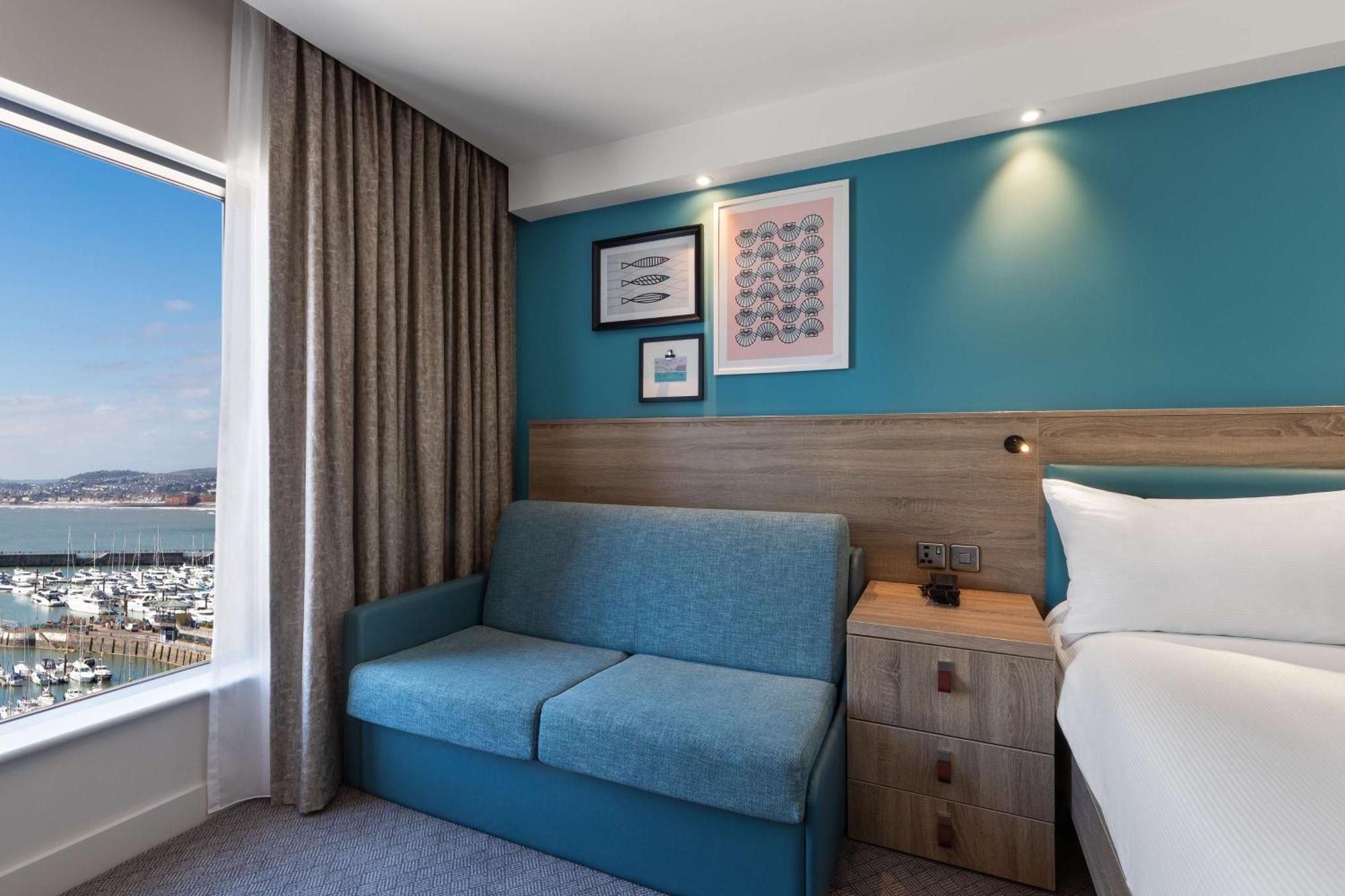 Hampton By Hilton Hotel 3*