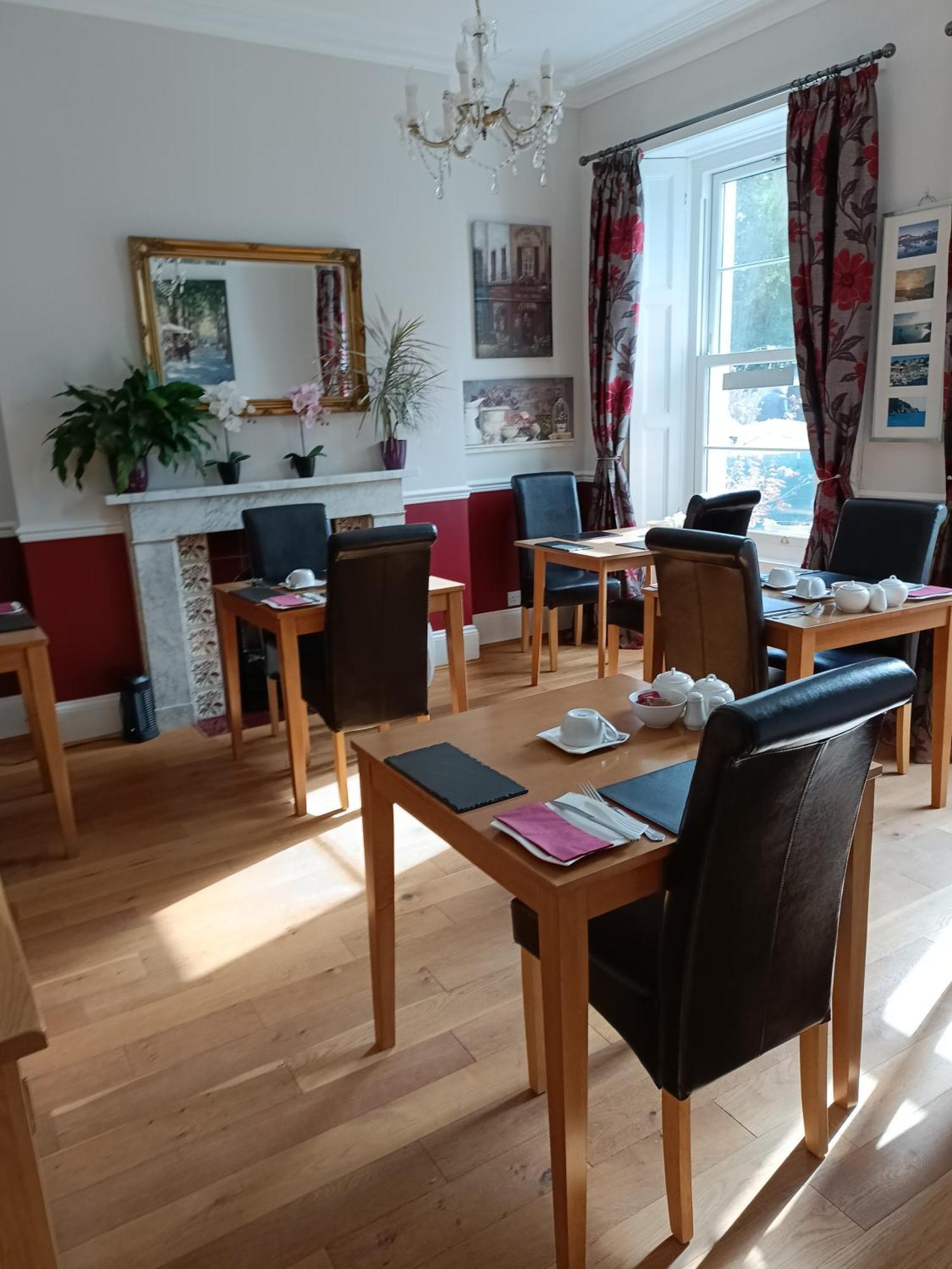 Lawnswood Guest house 4*