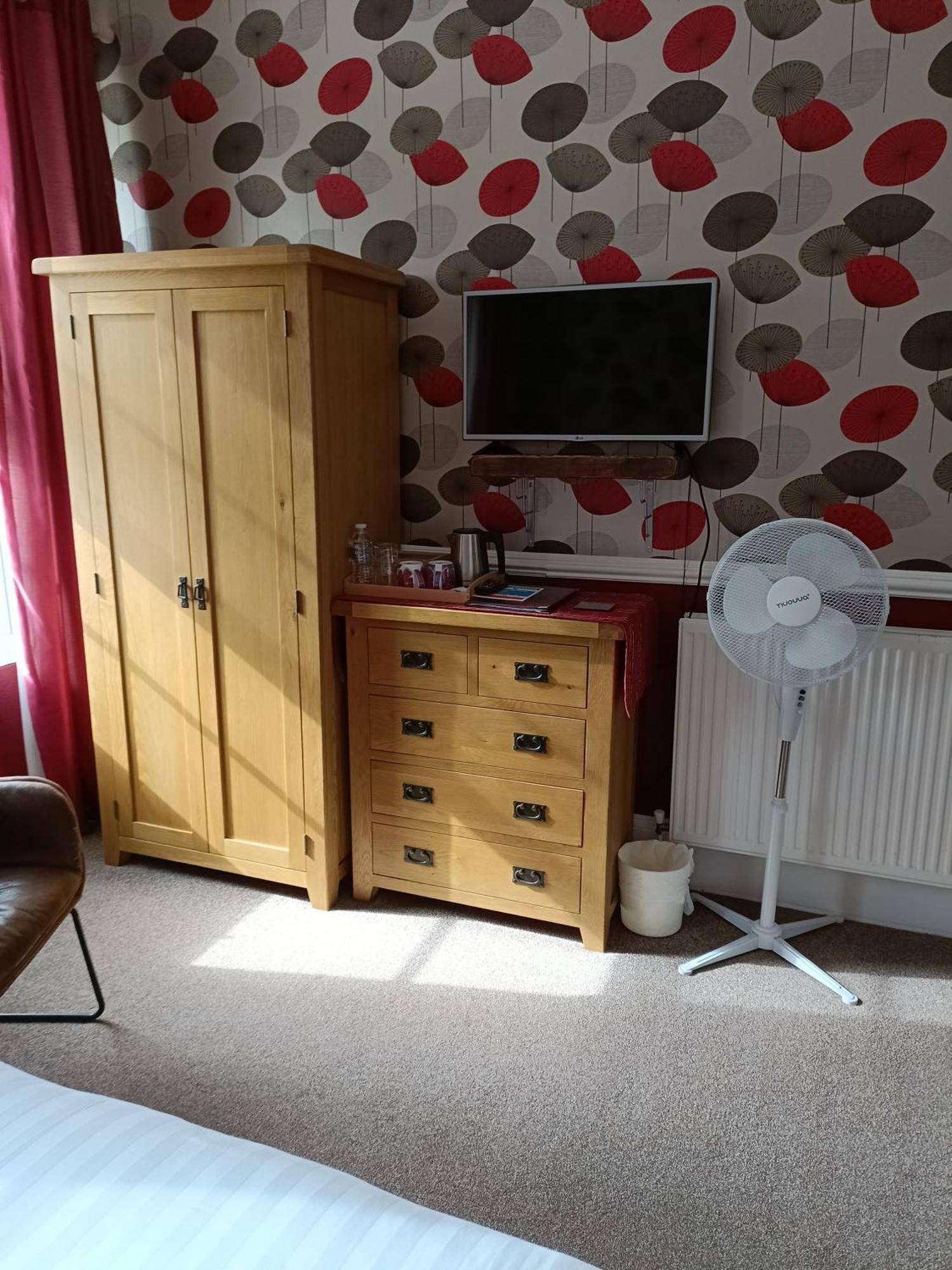 Guest house Lawnswood 4*