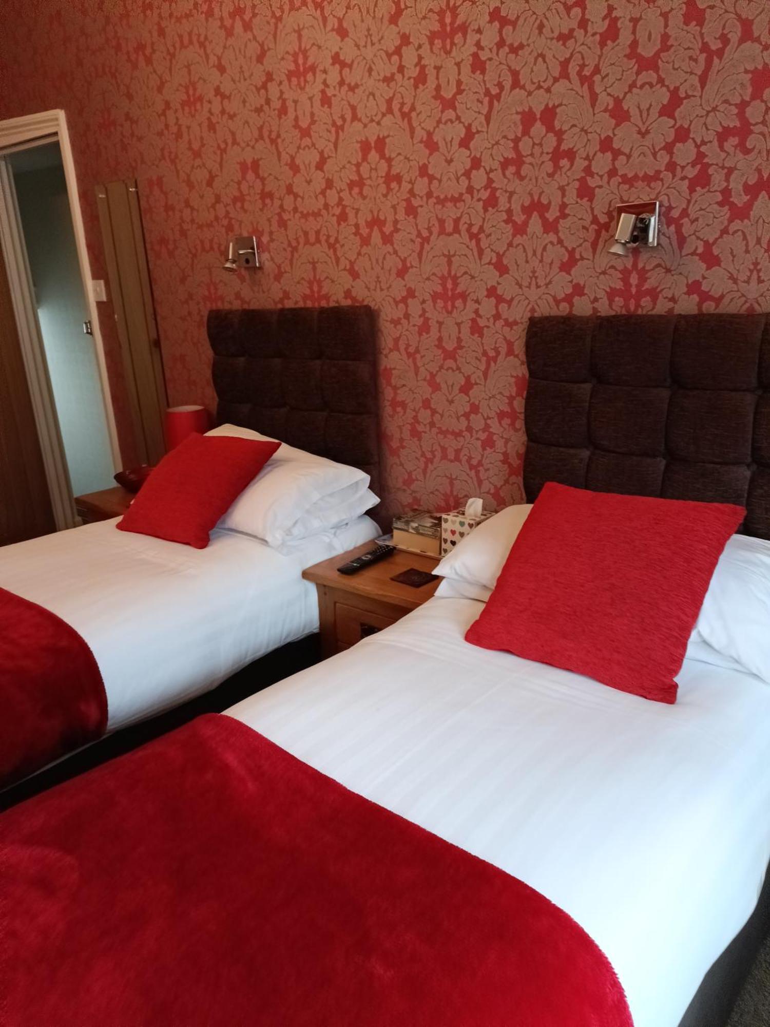 Guest house Lawnswood 4*
