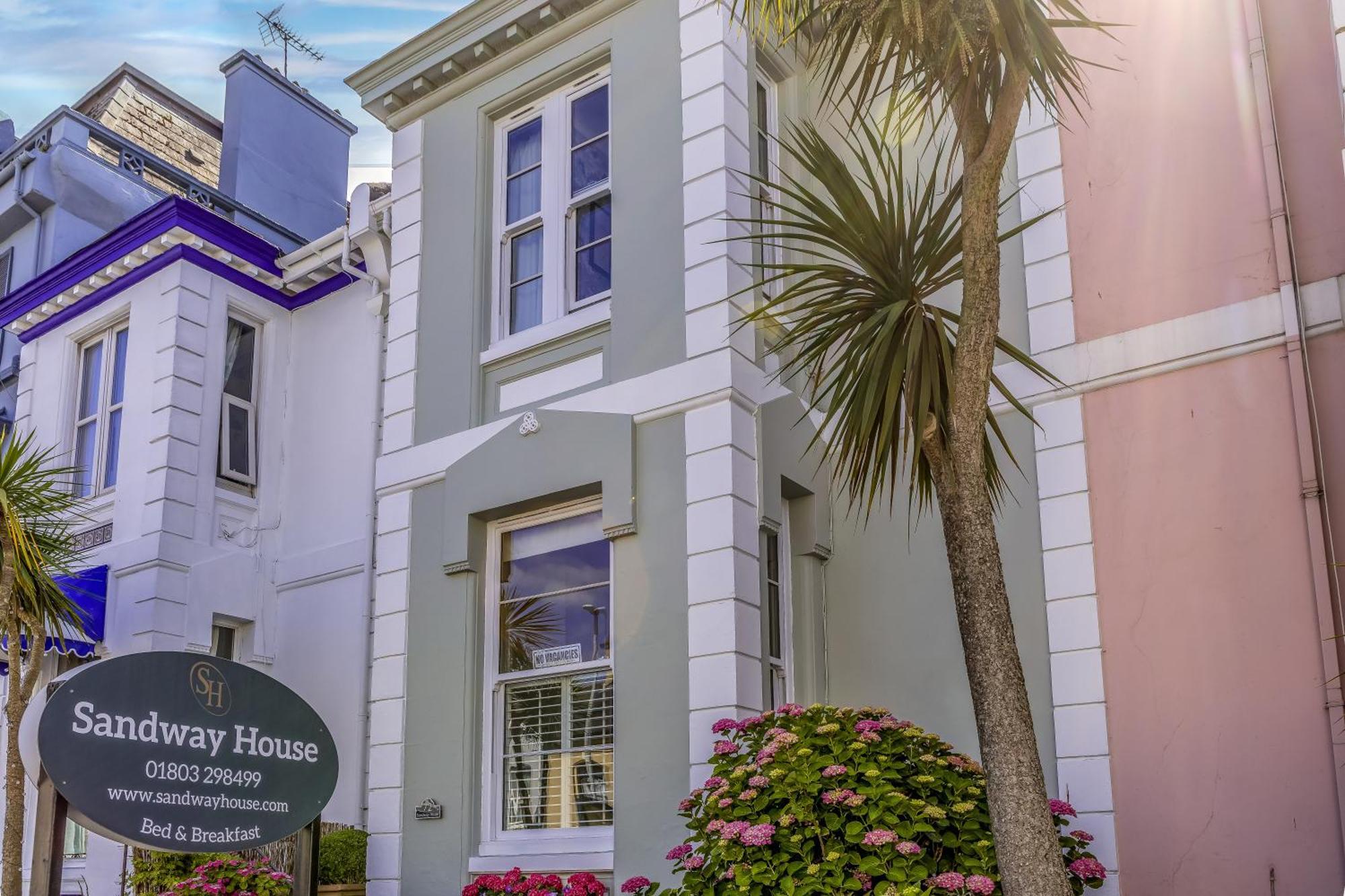 Guest house Sandway House 4*