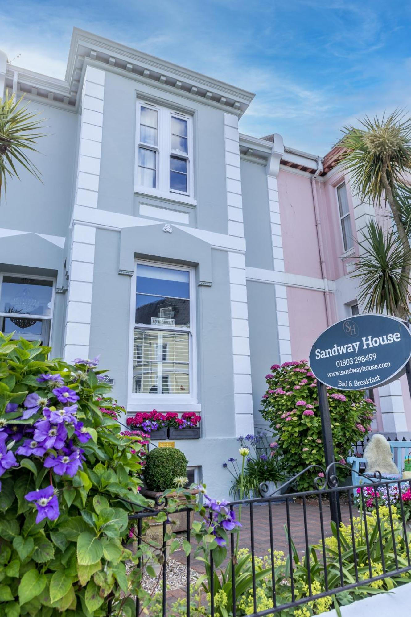 Guest house Sandway House 4*