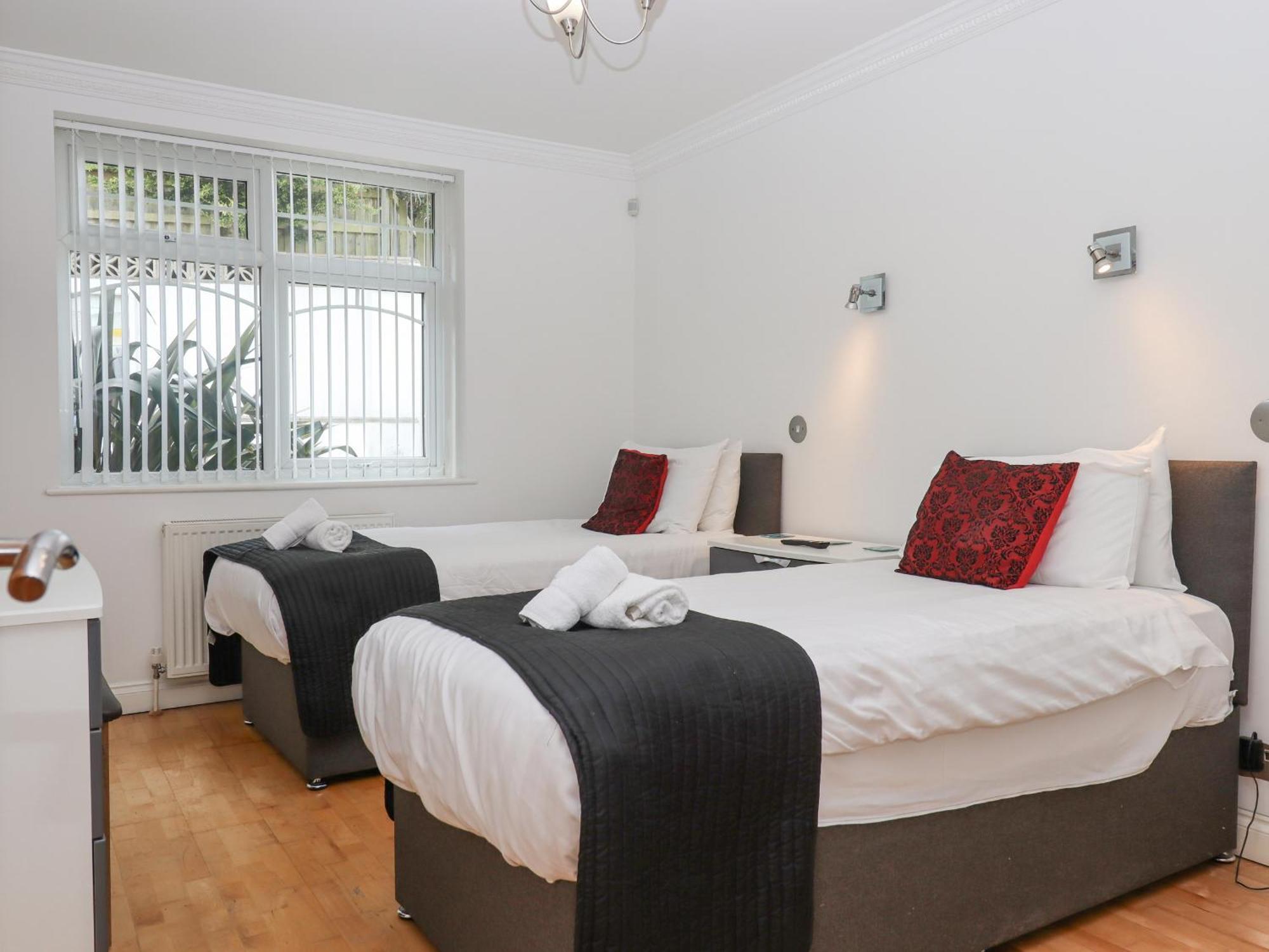 Flat 2 Channel View Apartment