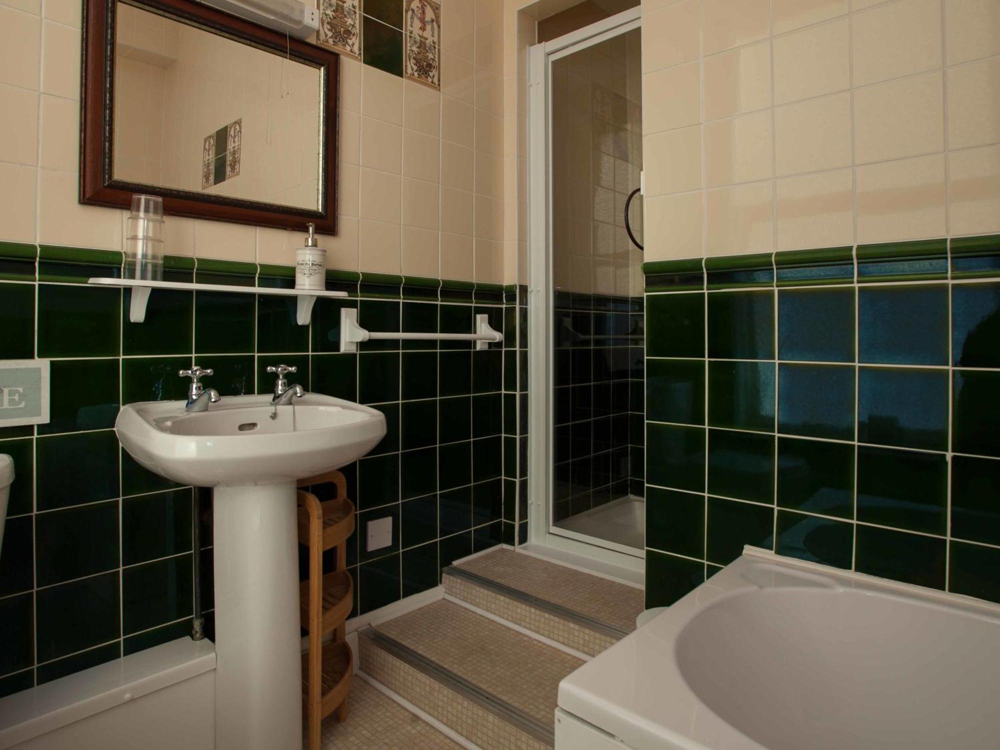 Buckingham 4* Torquay