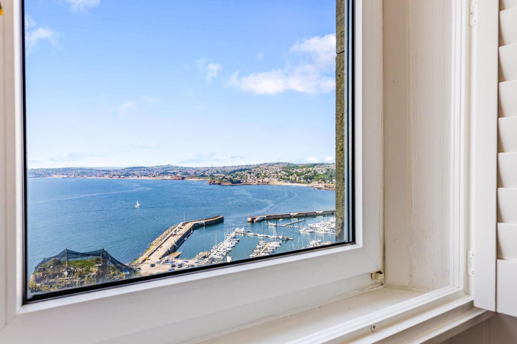 Vane Tower - Award Winning Designer Retreat With Panoramic Sea Views *
