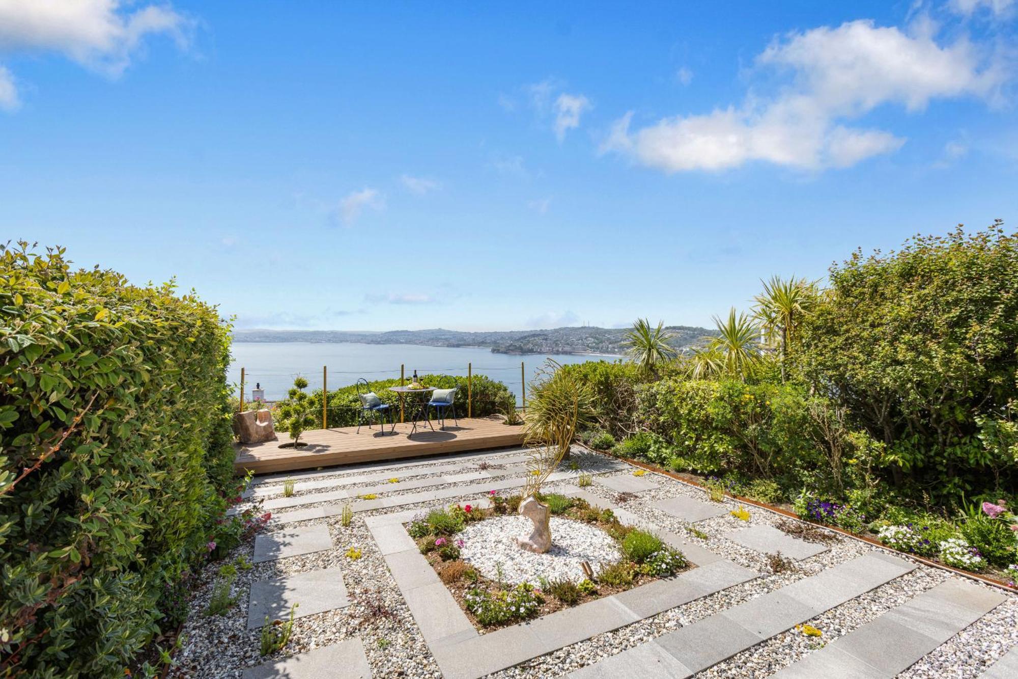 Holiday home Vane Tower - Award Winning Designer Retreat With Panoramic Sea Views *