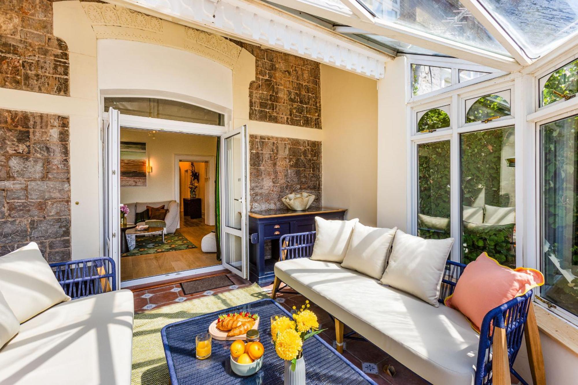 Vane Tower - Award Winning Designer Retreat With Panoramic Sea Views *
