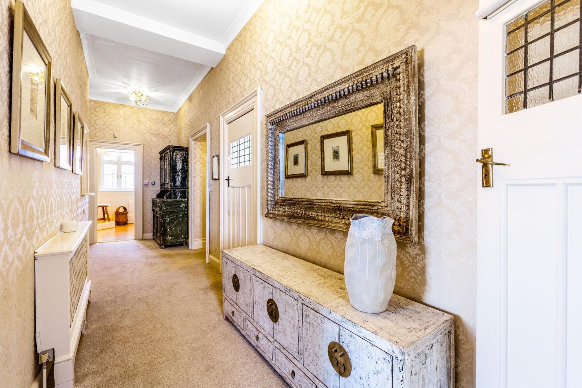 Vane Tower - Award Winning Designer Retreat With Panoramic Sea Views *