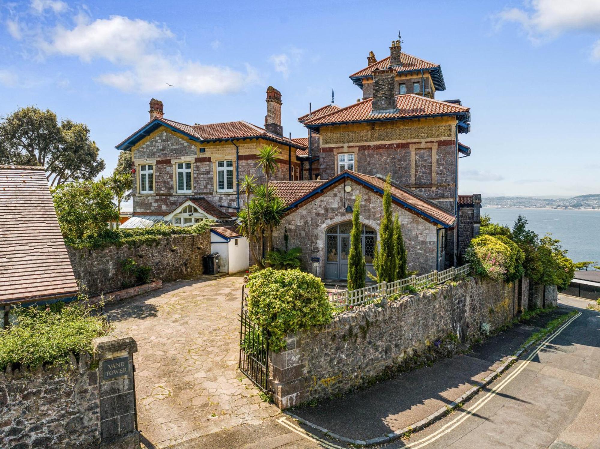 Vane Tower - Award Winning Designer Retreat With Panoramic Sea Views Holiday home *