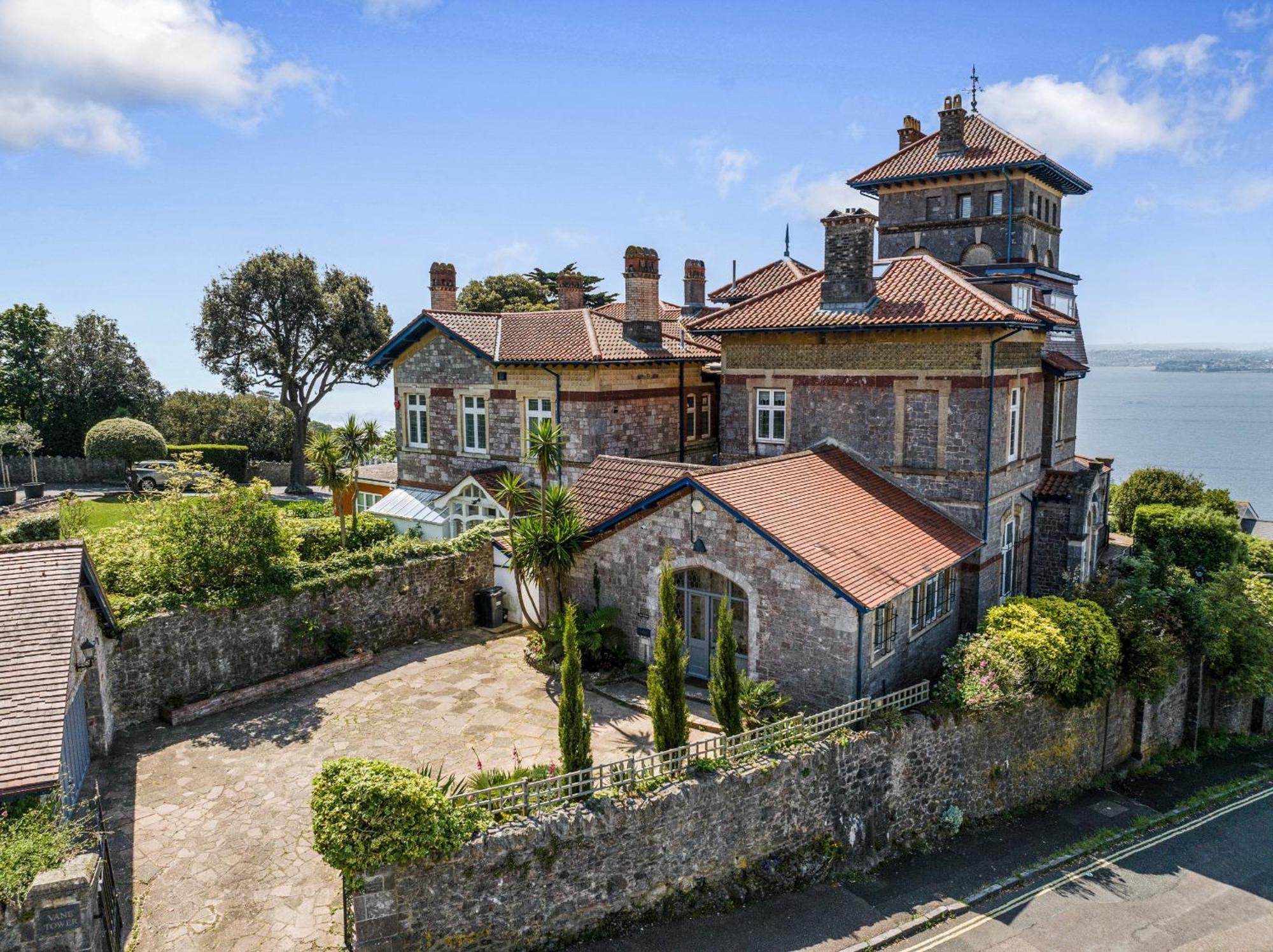 Vane Tower - Award Winning Designer Retreat With Panoramic Sea Views Holiday home Torquay