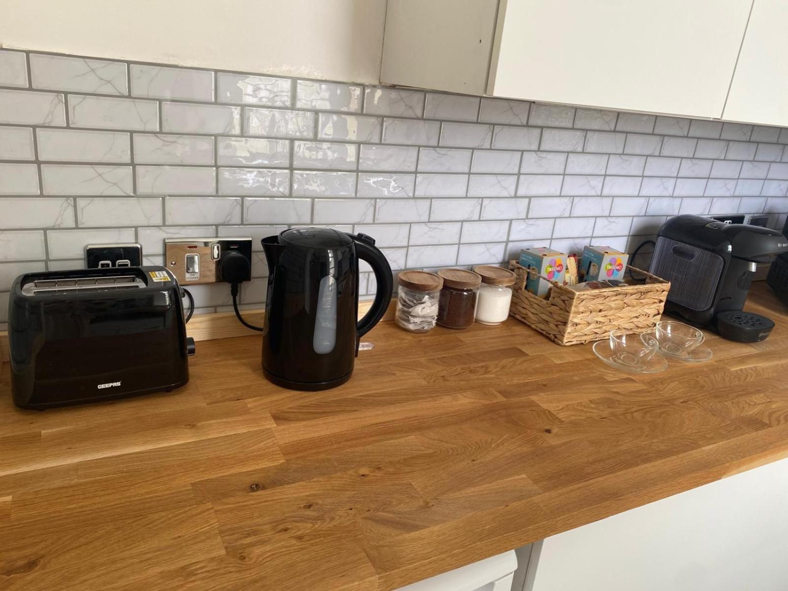 Apartment Montrose - Stylish With Free Parking