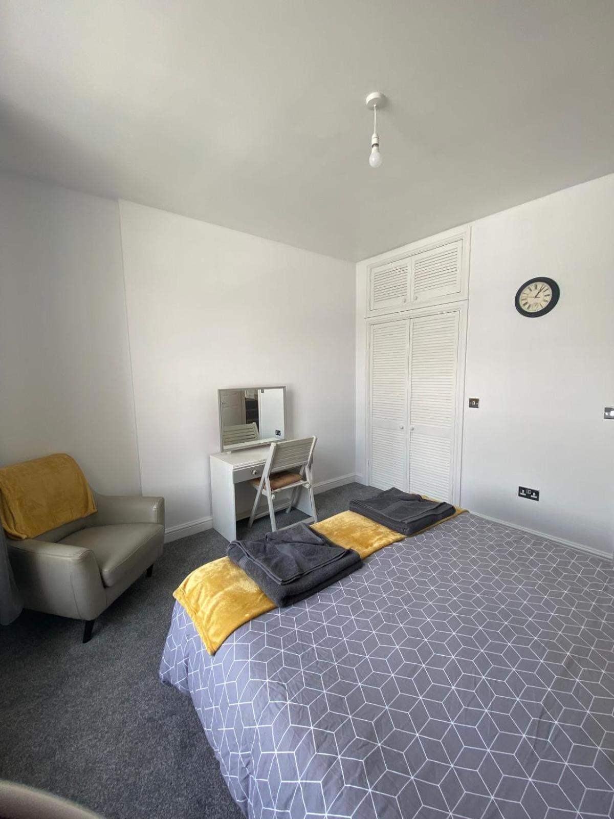 Montrose - Stylish With Free Parking Apartment *