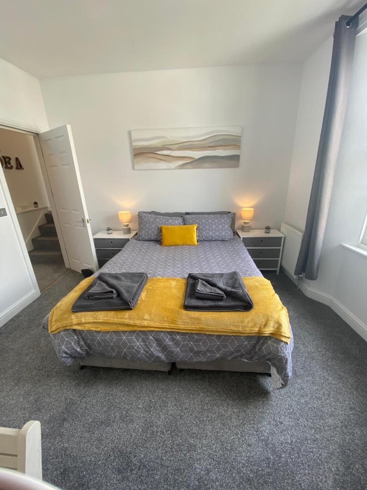 Montrose - Stylish With Free Parking *