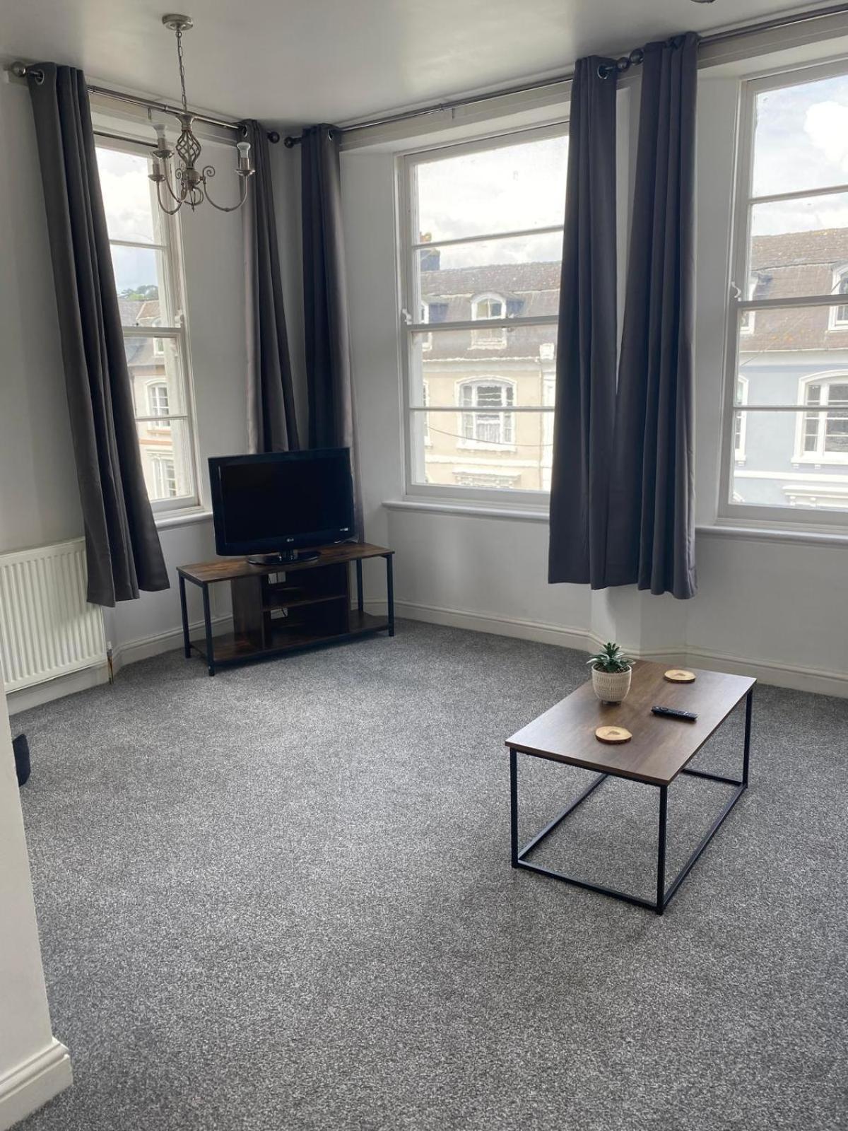 Apartment Montrose - Stylish With Free Parking