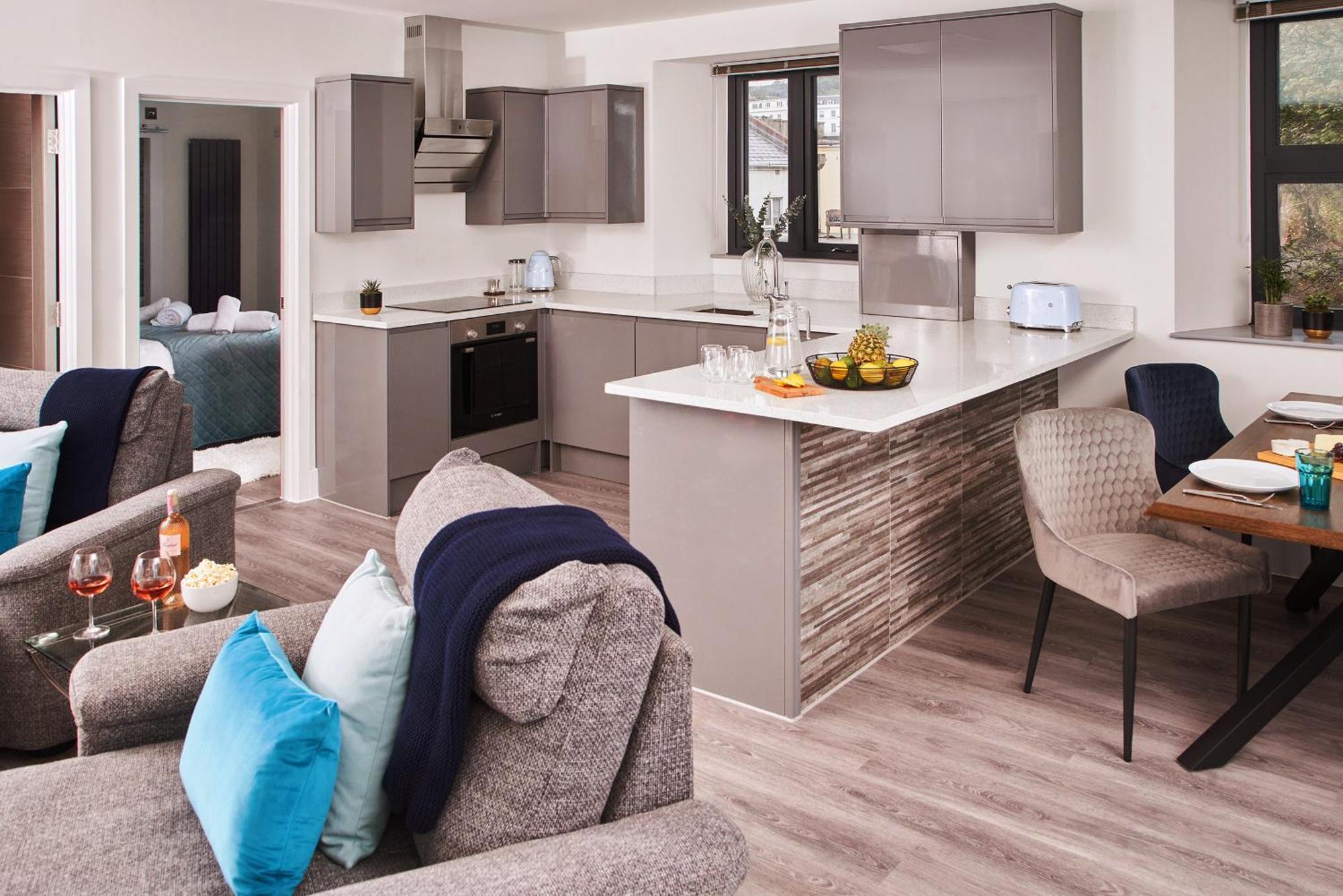 Harbour Breeze - On Torquay's Iconic Marina With Hot Tub Apartment