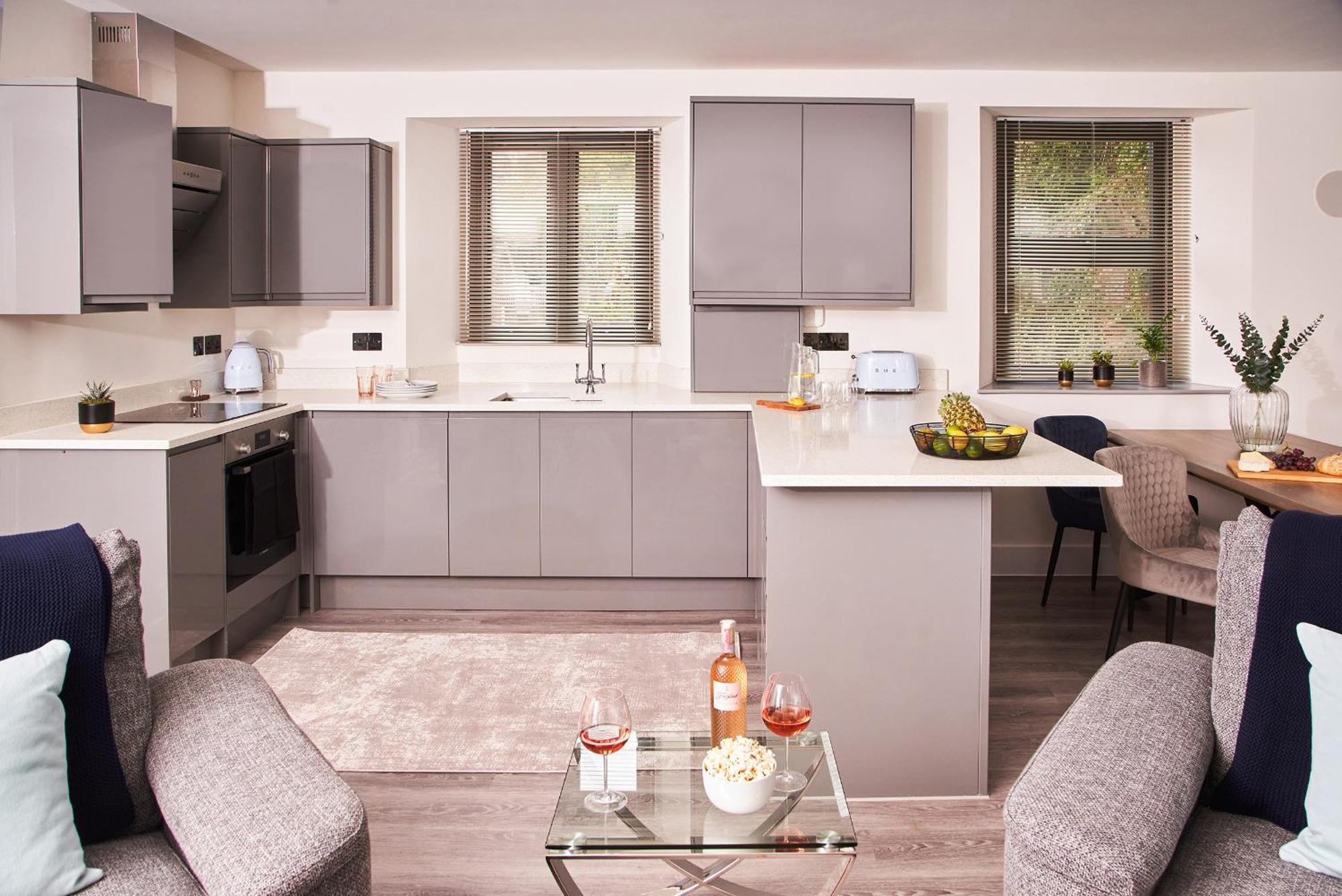 Harbour Breeze - On Torquay's Iconic Marina With Hot Tub Apartment