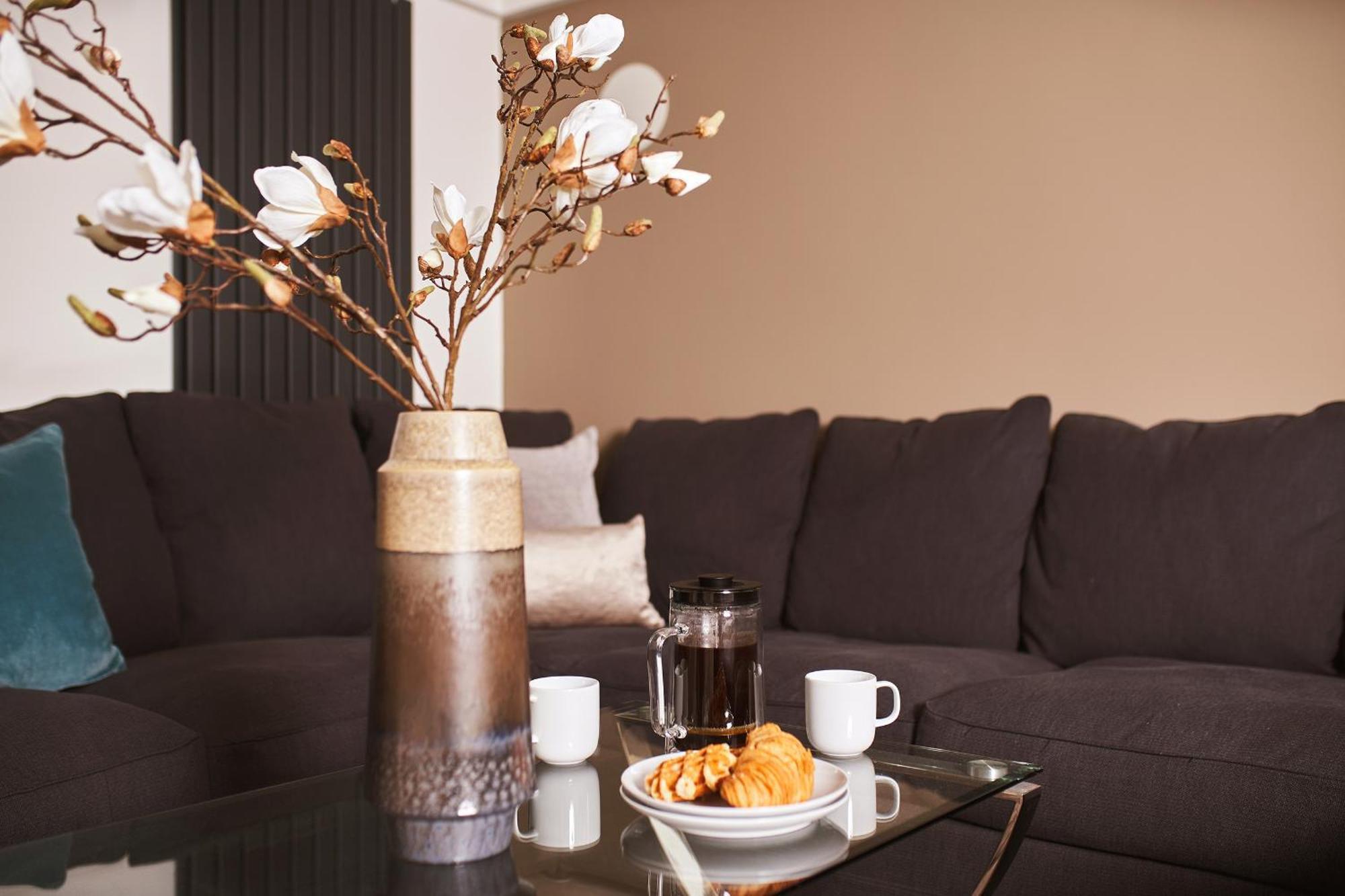 The Moorings - Stylish Duplex On Harbourside Apartment Torquay