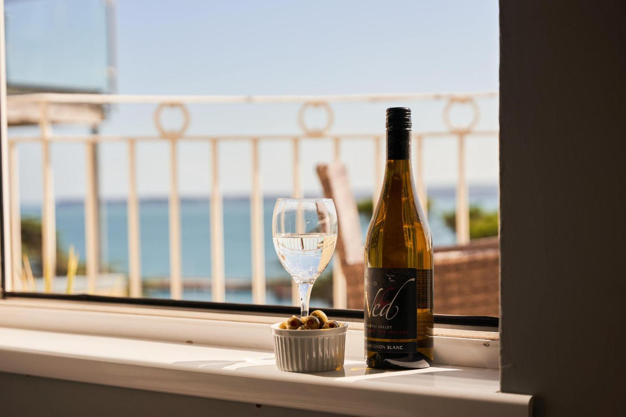 Bayfort Sea - Comfortable Couples Retreat With Stunning Coastal Views *