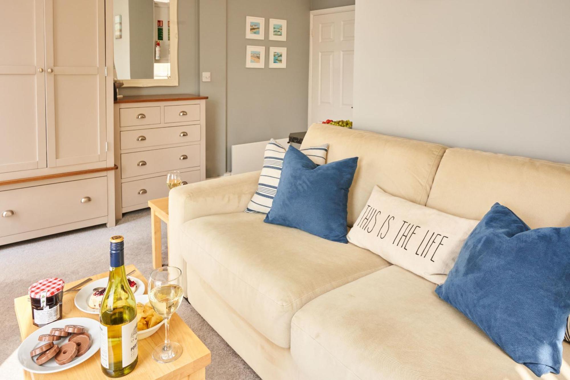 Bayfort Sea - Comfortable Couples Retreat With Stunning Coastal Views *