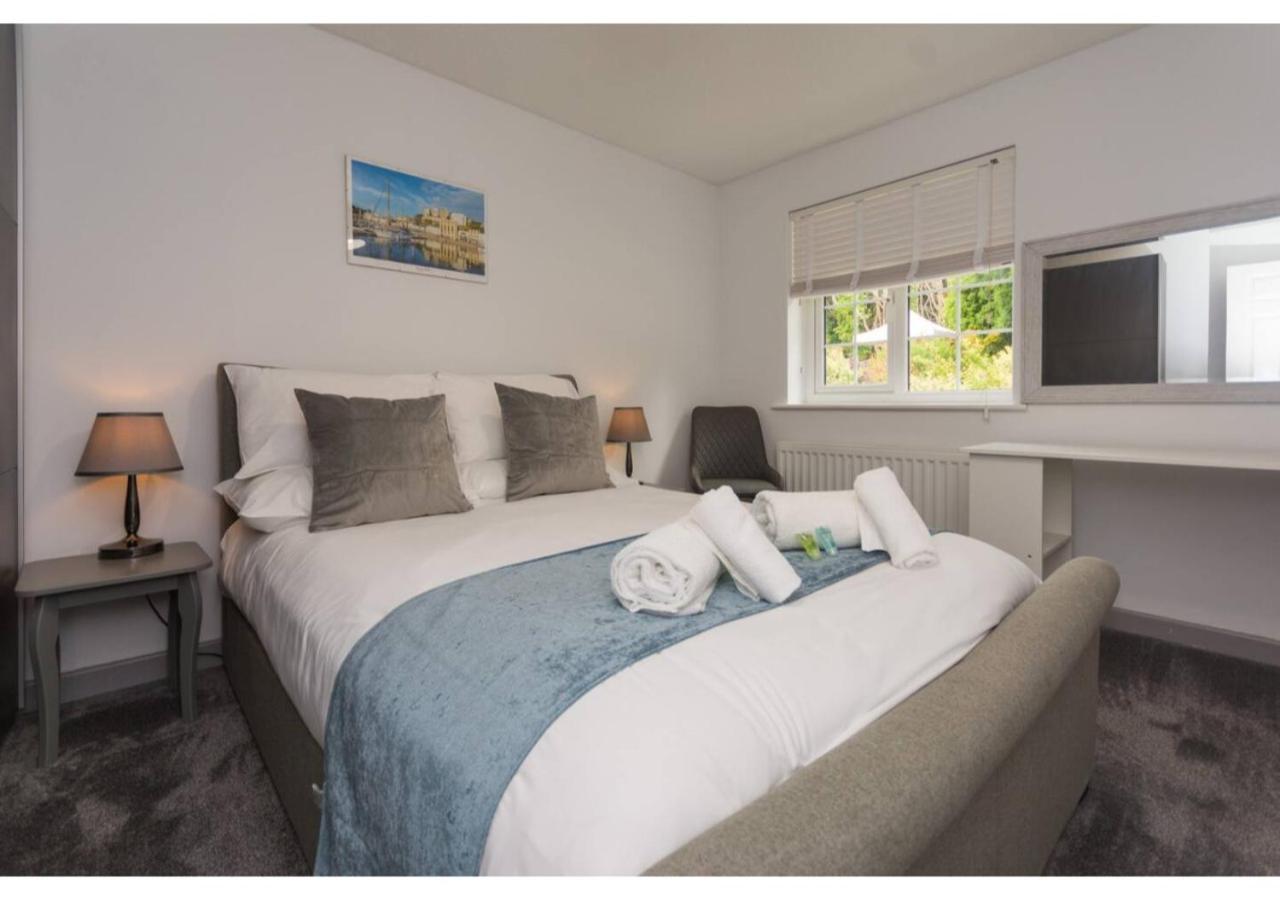 Hollywater Cheerful 3 Bedroom In Close With Pizza Oven Holiday home Torquay