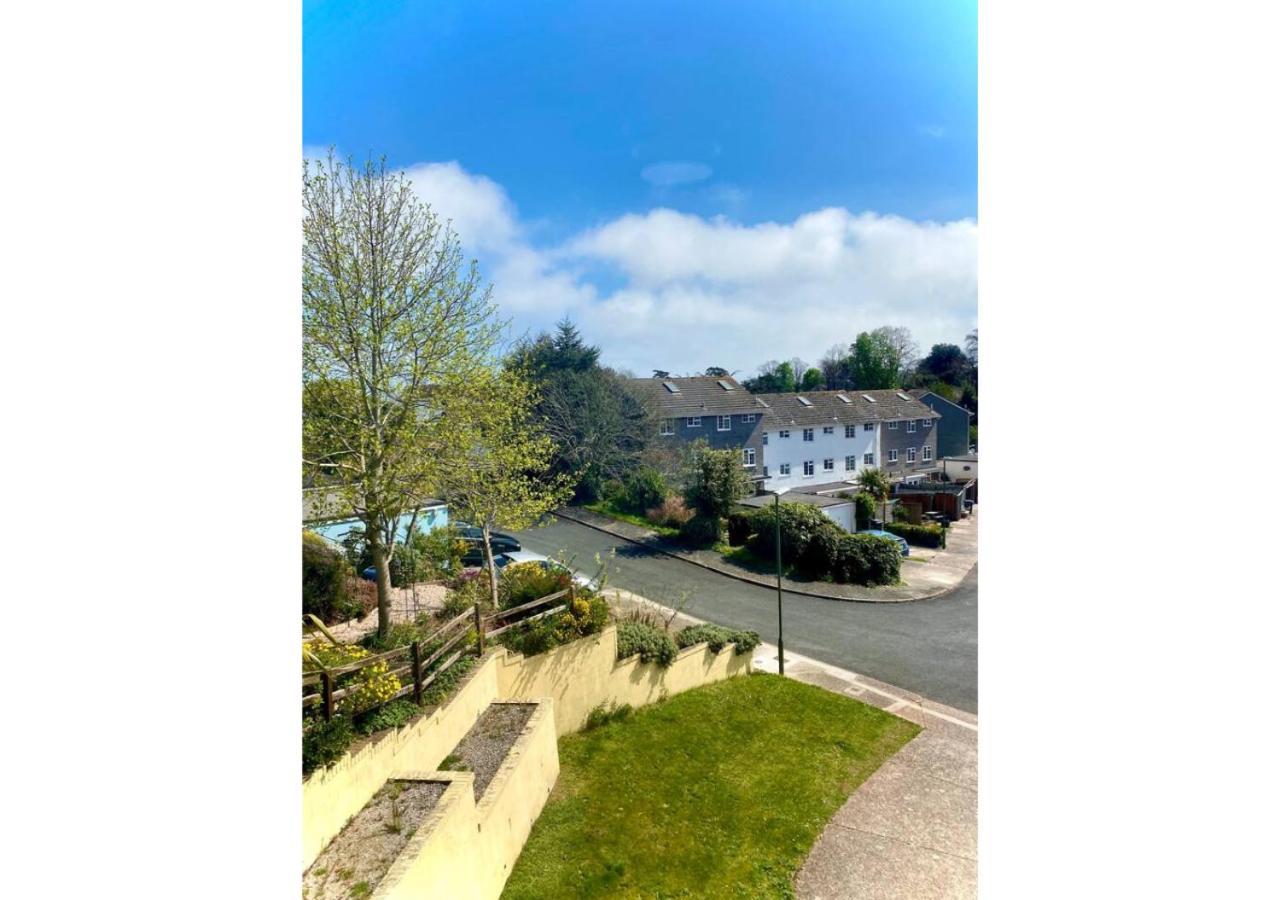 Hollywater Cheerful 3 Bedroom In Close With Pizza Oven Holiday home *