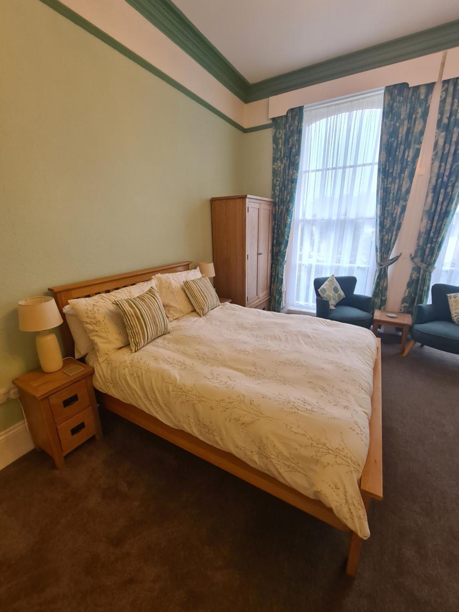 Meadowside * Torquay