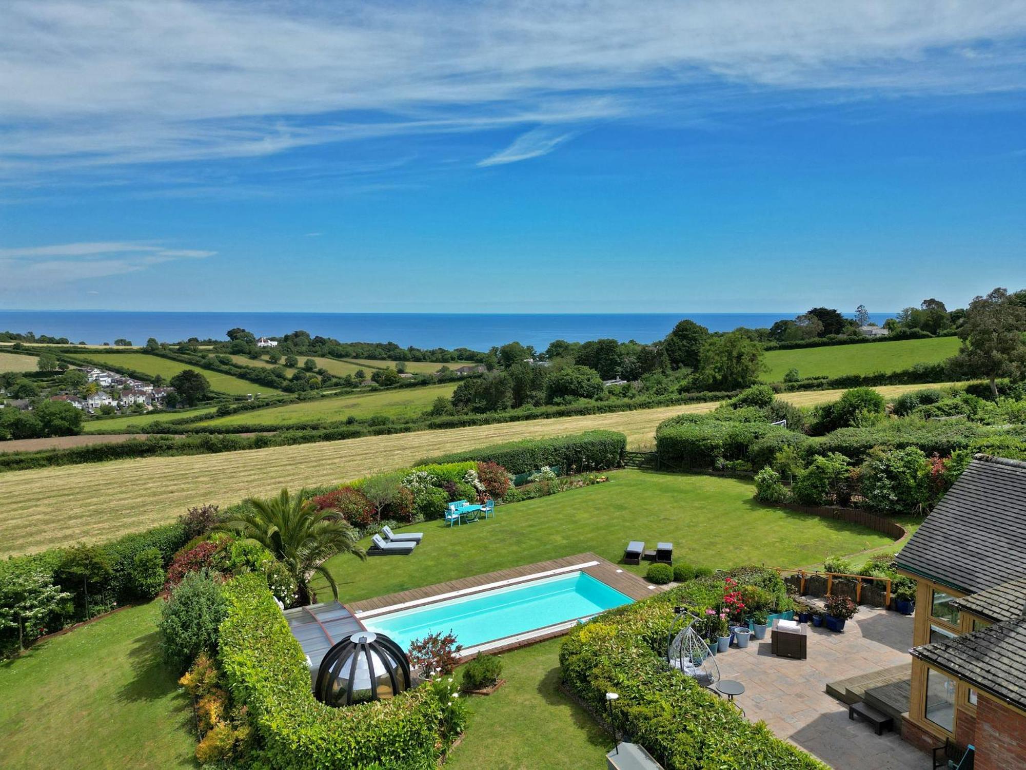 Halekulani Devon Homestay Torquay
