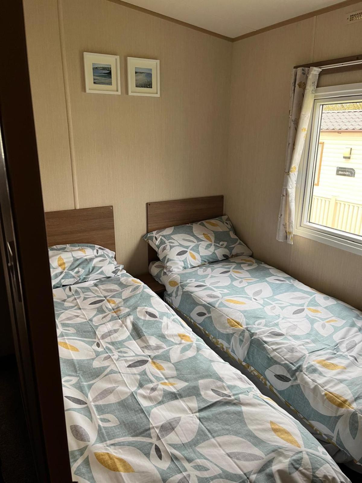 Lovely 3 Bedroom Caravan To Rent At Hoburne Devon Bay Campsite